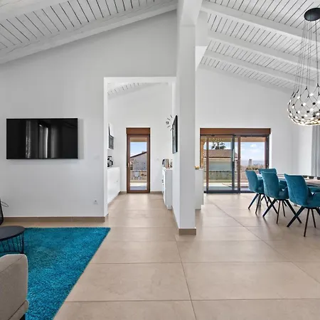 Villa Hardy With Private Pool And Sauna Frata