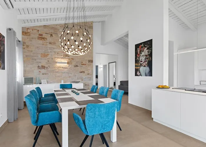 Villa Hardy With Private Pool And Sauna