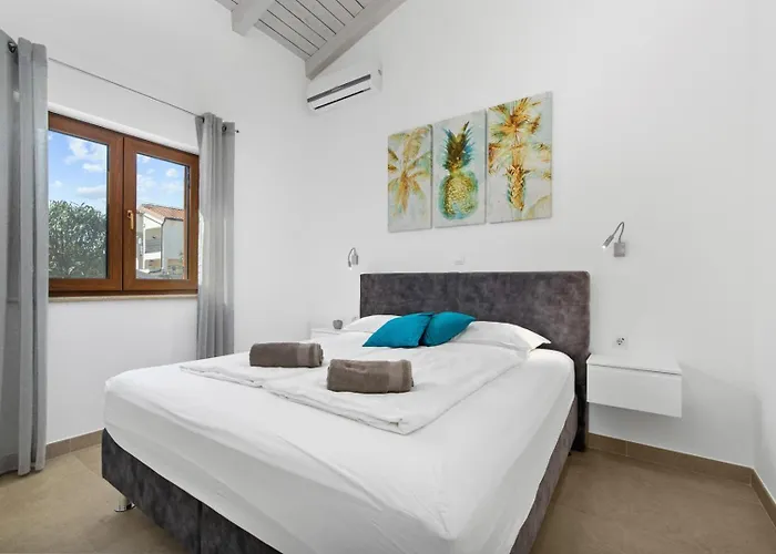 Hardy With Private Pool And Sauna * Frata