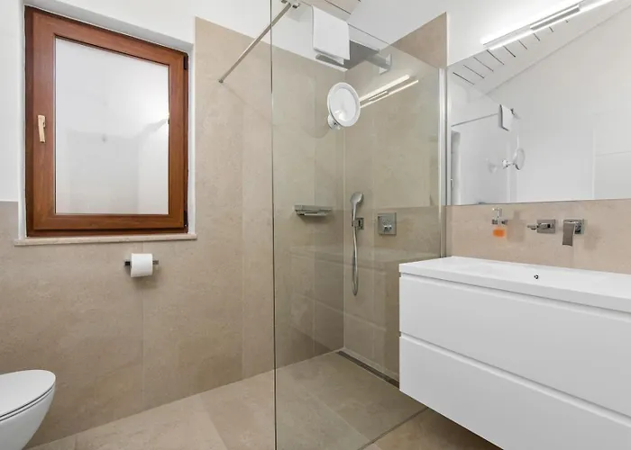 Hardy With Private Pool And Sauna Villa *