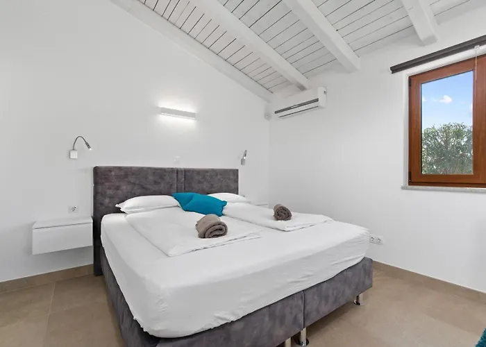 Βίλα Hardy With Private Pool And Sauna *