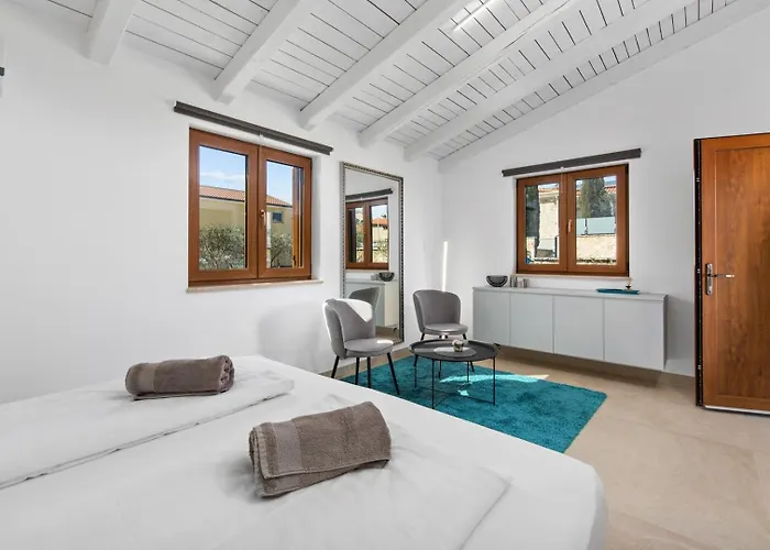 Hardy With Private Pool And Sauna *
