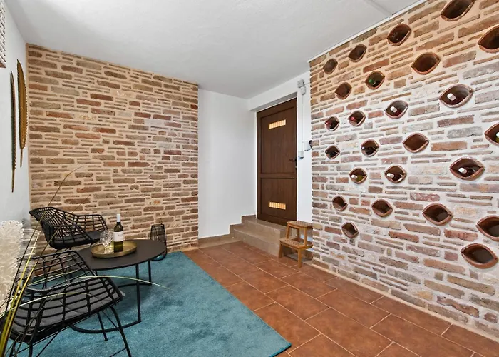 Hardy With Private Pool And Sauna *