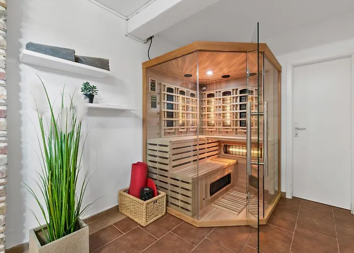 Hardy With Private Pool And Sauna Frata