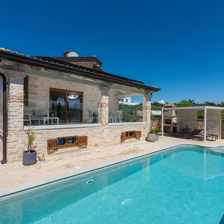 Hardy With Private Pool And Sauna Frata