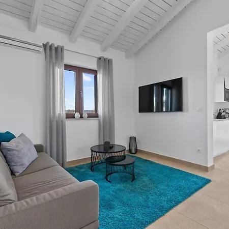 Hardy With Private Pool And Sauna * Frata