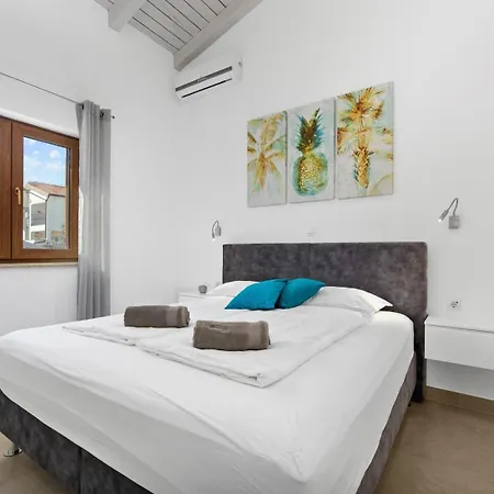 Hardy With Private Pool And Sauna * Frata