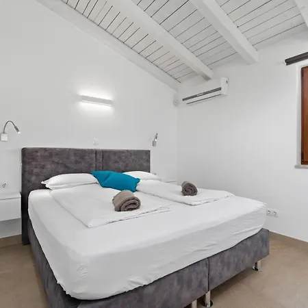 Villa Hardy With Private Pool And Sauna *