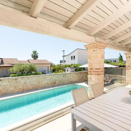 Hardy With Private Pool And Sauna Villa Frata